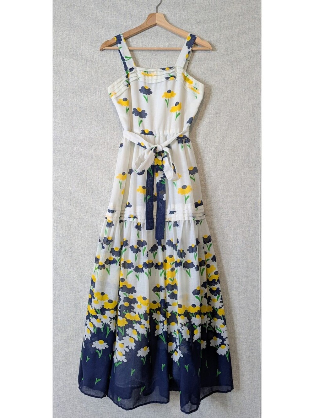 Vintage 70s - 80s Parfait Originals tiered floral daisy maxi dress